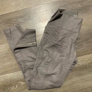 Athleta Capri Leggings